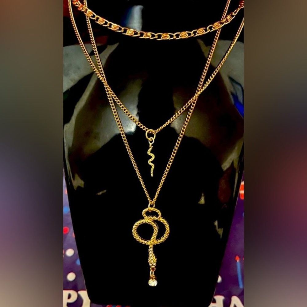Multi-Layered Gold 🐍 Pendant Snakes Bottom Snake Has A Beautiful Gem Necklace